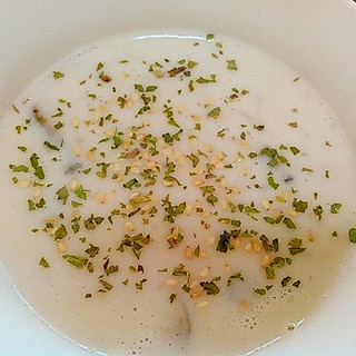 牛乳バジル胡麻スープ